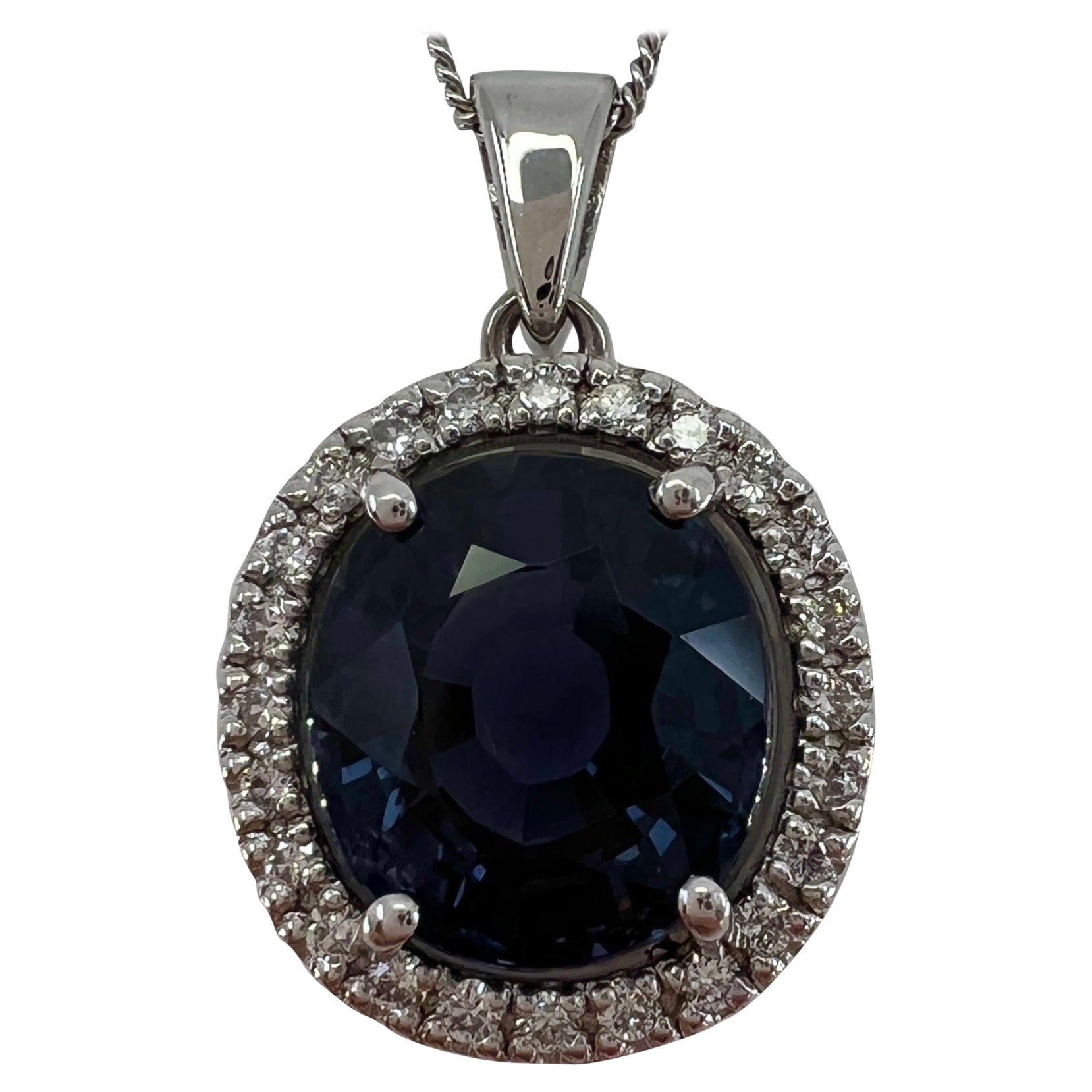 GIA Certified 5.39ct Colour Change Spinel & Diamond 18k White Gold Halo Pendant For Sale