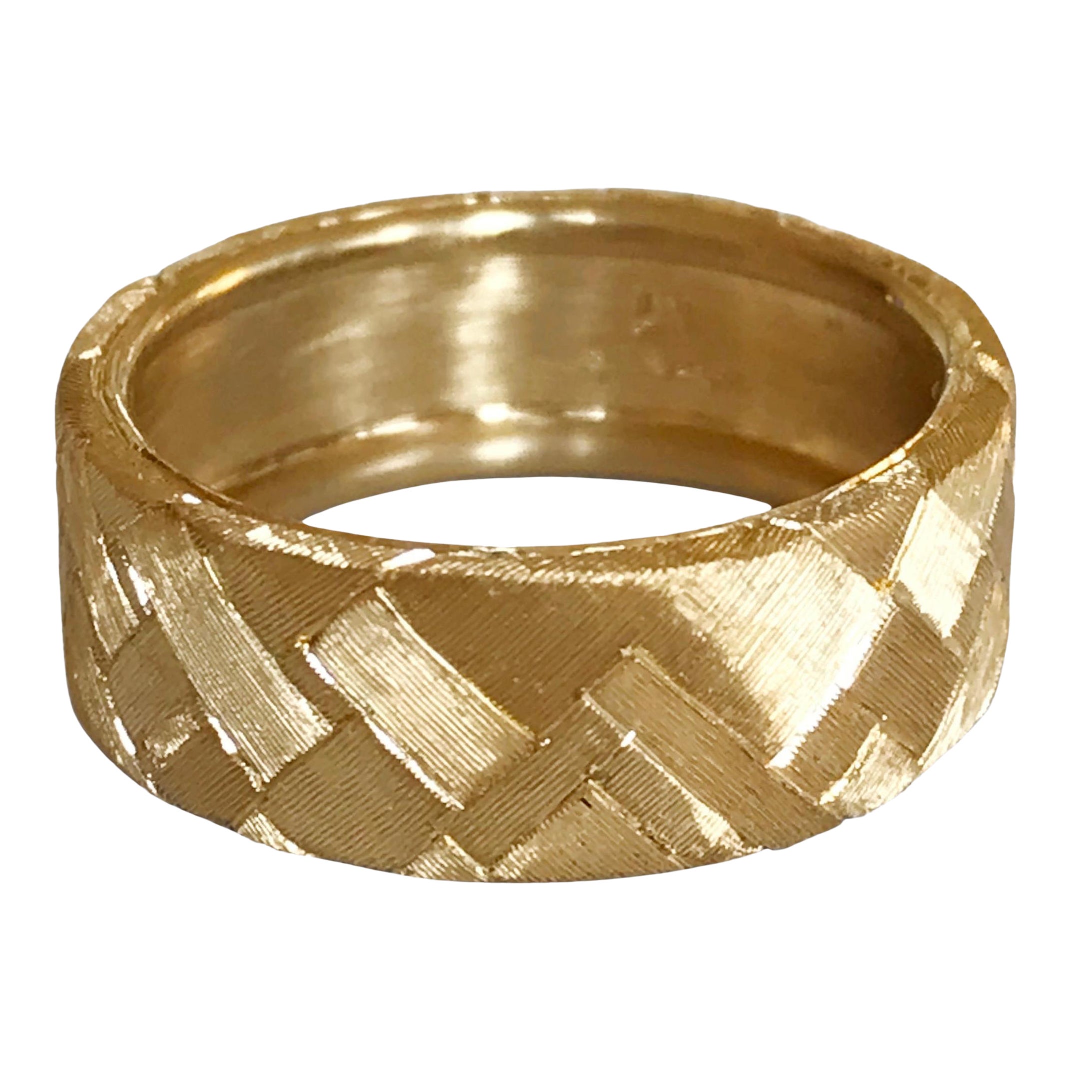 Dalben Hand Engraved Gold Band Ring For Sale