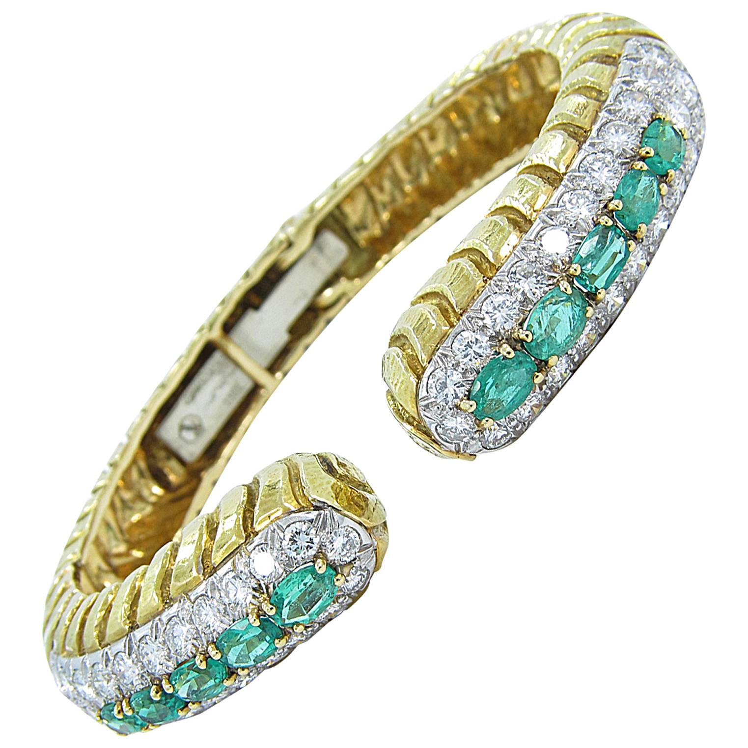 David Webb Emerald Diamond Gold Bangle Bracelet  For Sale