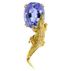 MGL Certified Tanzanite Eighteen Karat Yellow Gold Contemporary Brooch