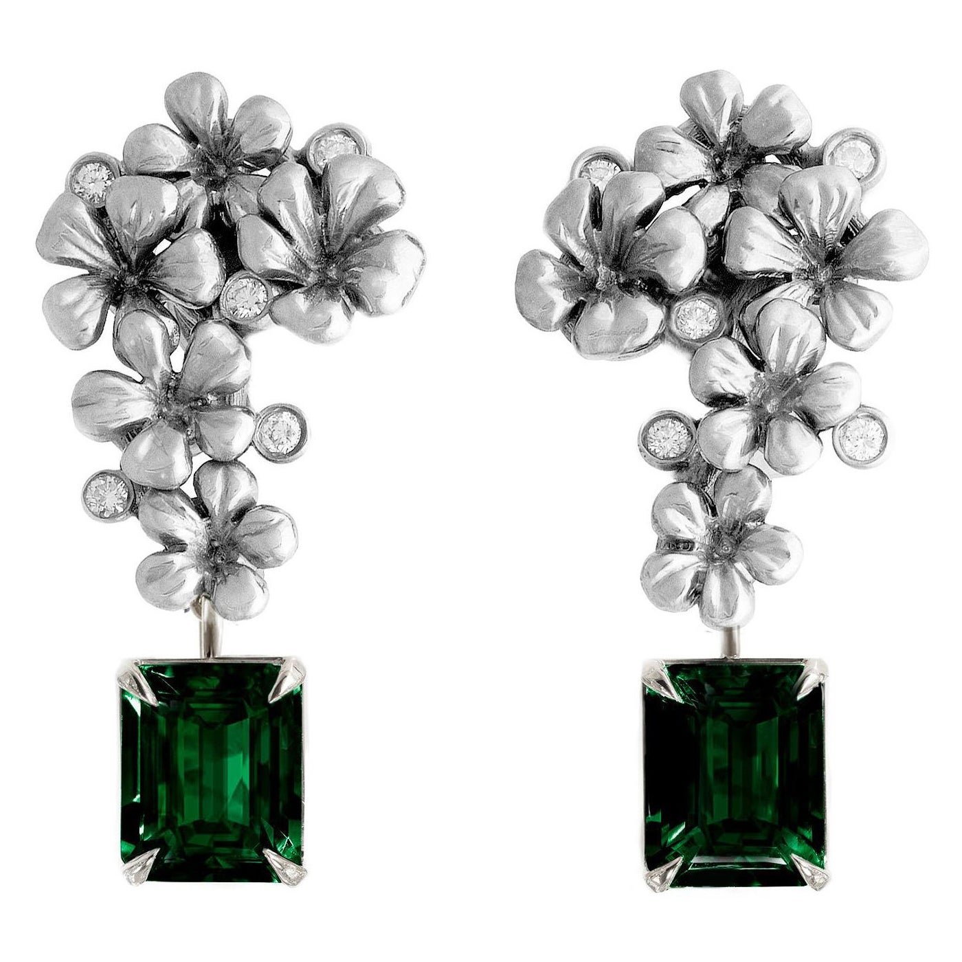 Contemporary Cocktail Earrings in Eighteen Karat White Gold with Diamonds For Sale