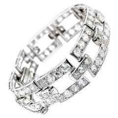 French Art Deco 26.10 Carats Old Mine Cut Diamonds Platinum Bracelet