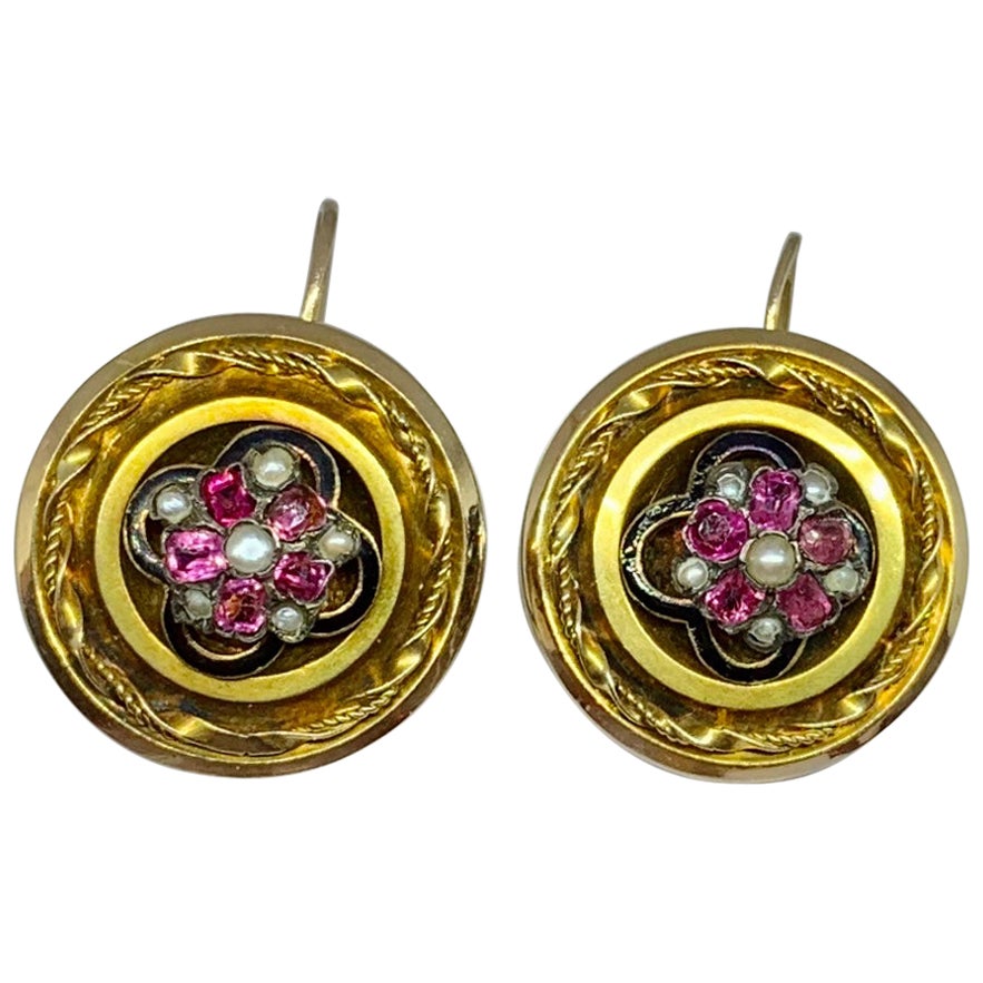 Pendants d'oreilles victoriens en or 14 carats avec perles et rubis à motif de fleurs en grappe