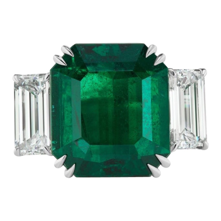 The Rare and Unique No Oil Zambian Emerald Ring For Sale
