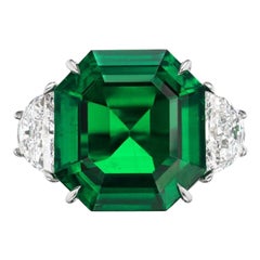 Elegant Muzo Emerald and Diamond Ring