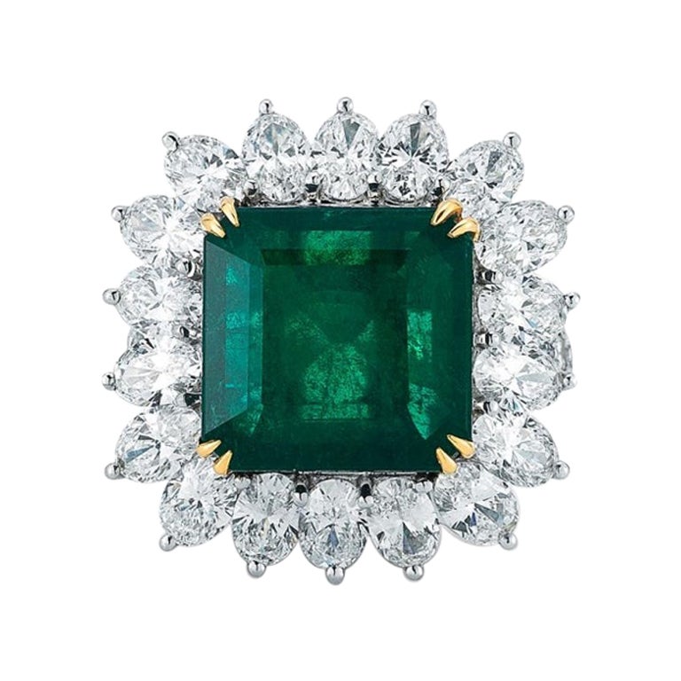 Classic Emerald And Diamond Ring For Sale