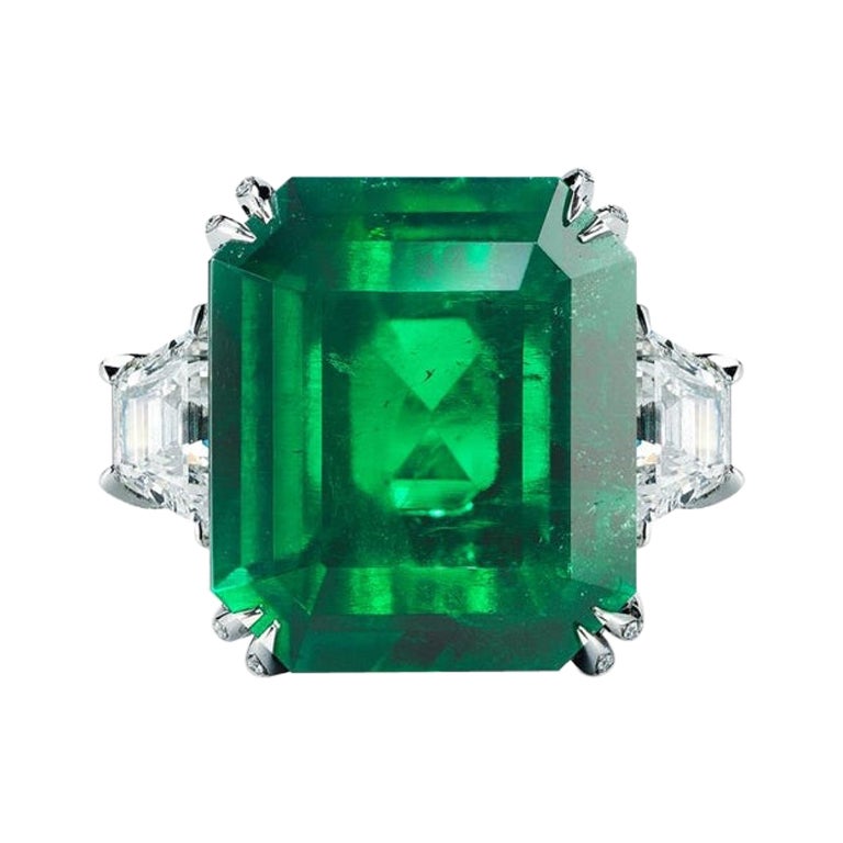 Colombian Emerald Ring with Diamond For Sale