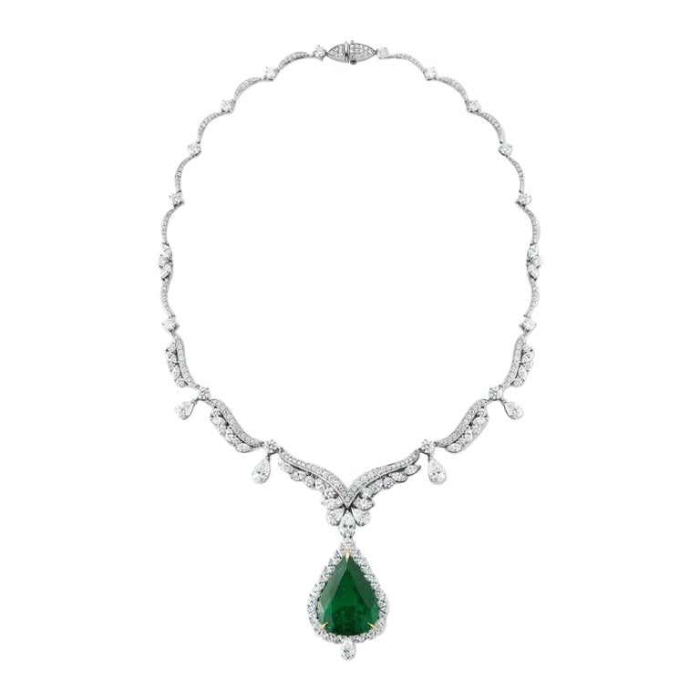 The Emerald Grace Necklace For Sale