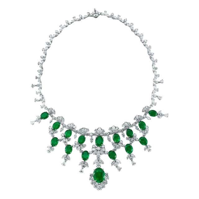 Diamond and Emerald Drop Necklace For Sale at 1stDibs