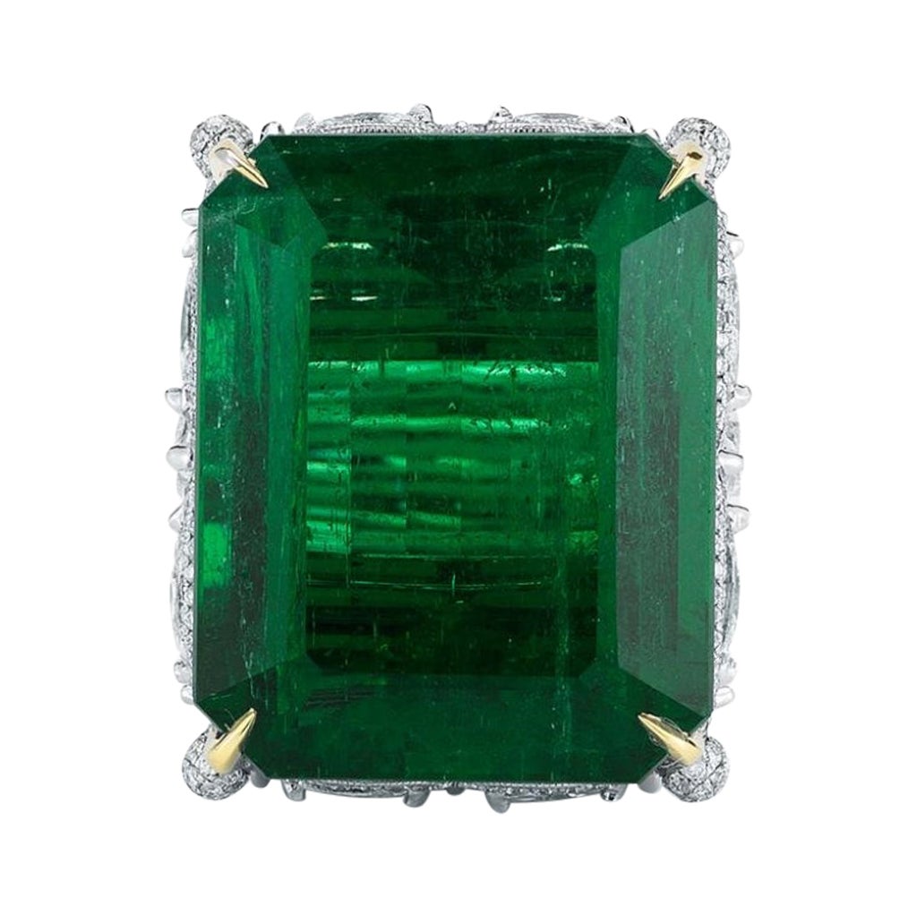 Spectacular Emerald and Diamond Ring For Sale