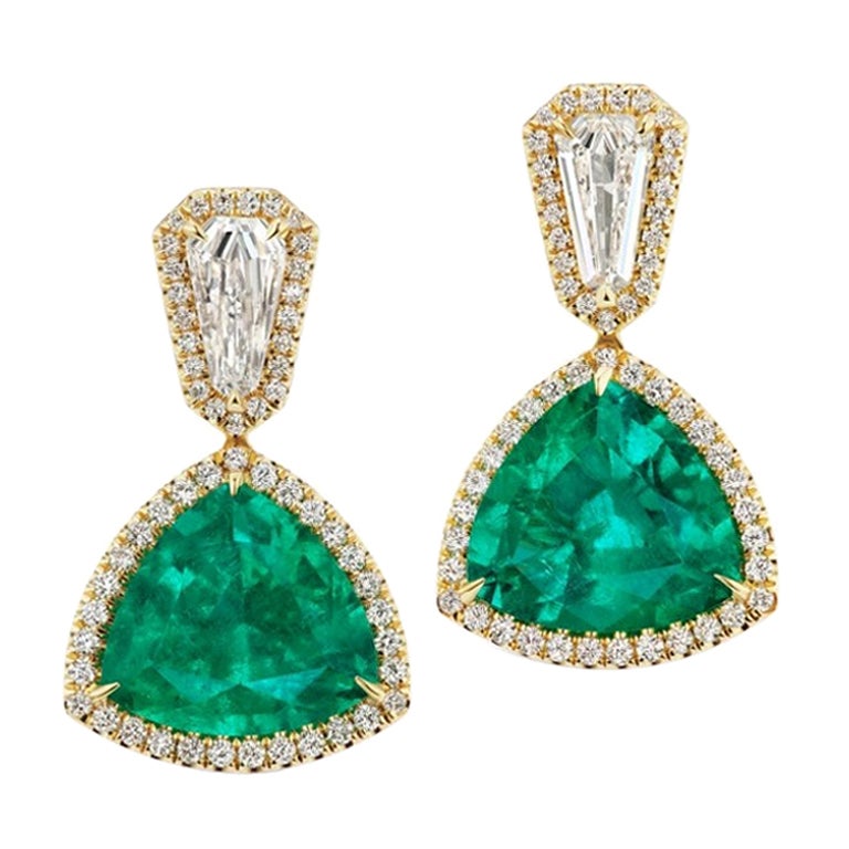 Colombian Emerald and Diamond Earring For Sale