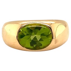 Vintage Van Cleef & Arpels Peridot 18 Karat Gold Bezel Set Ring