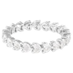 Alexander, anneau d'éternité en or blanc 18 carats avec diamants en forme de cœur de 1,85 carat D-F VVS2/VS1