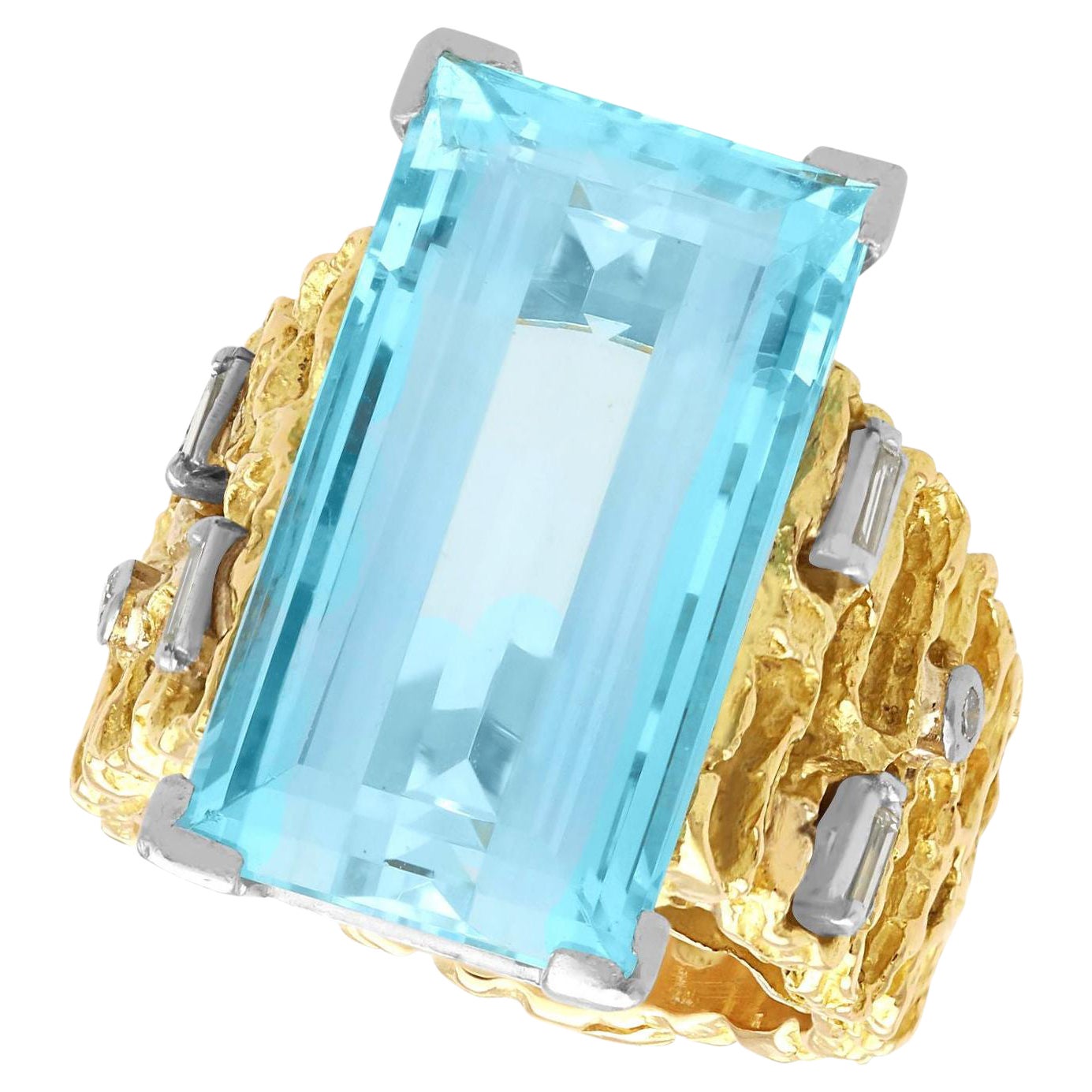 Vintage 13.04ct Aquamarine and Diamond Yellow Gold Cocktail Ring For Sale