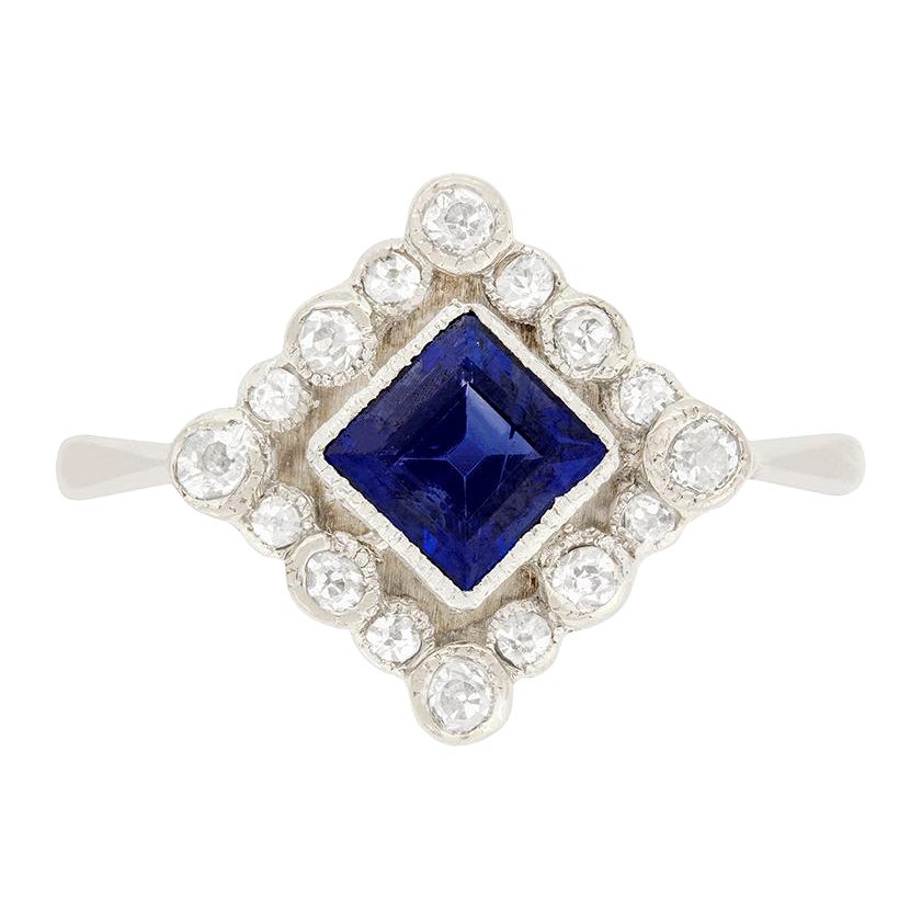 Art Deco 0.70ct Sapphire and Diamond Cluster Ring, c.1920s For Sale