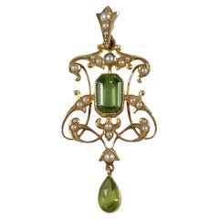 Antique Edwardian 15ct Gold Peridot and Seed Pearl Pendant