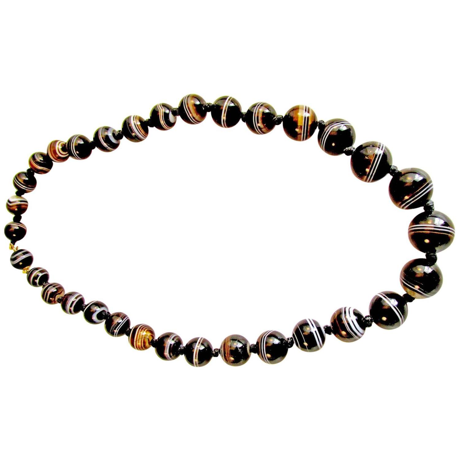 Antique Banded Agate Bead Necklace For Sale at 1stdibs