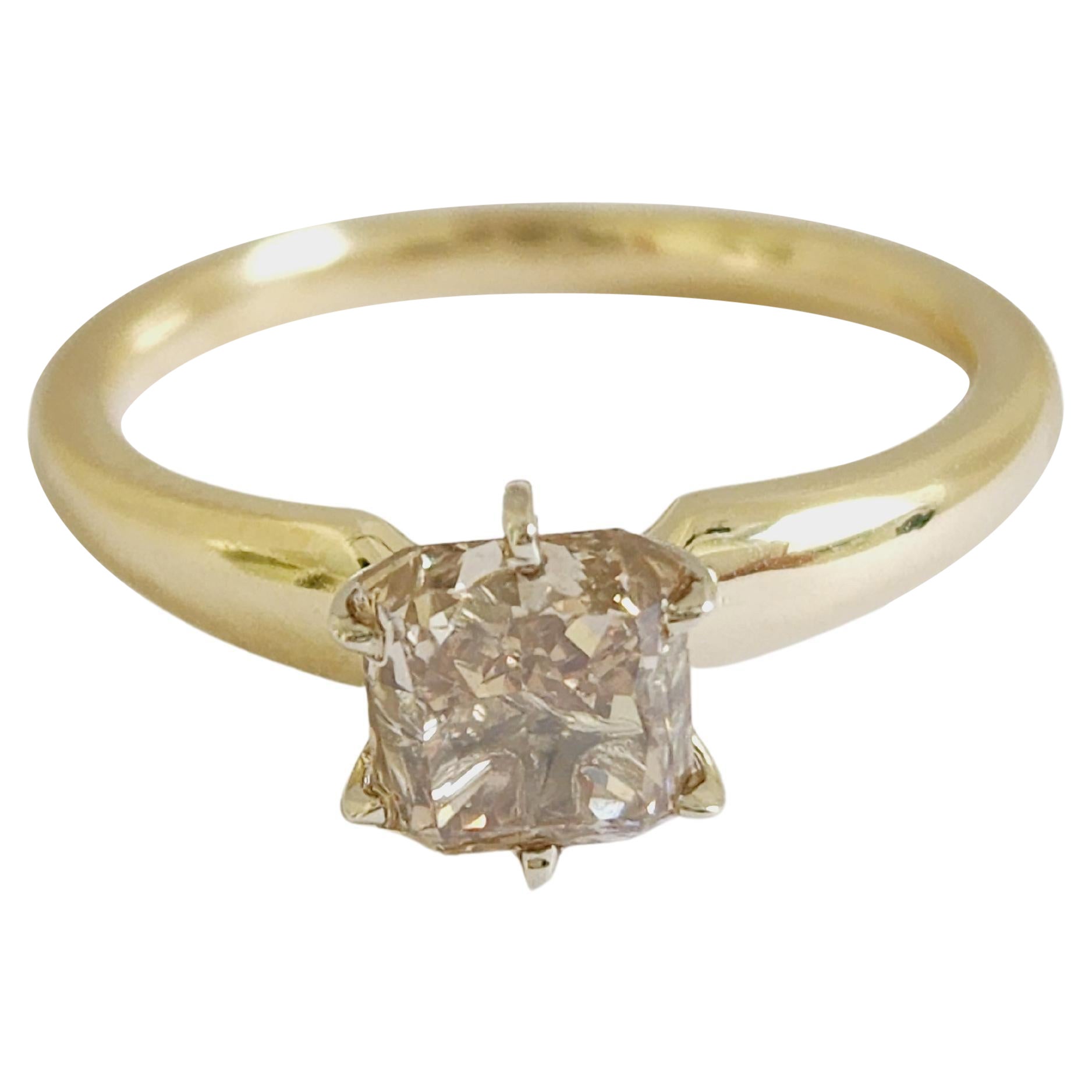 1,66 Karat Strahlenschliff Fancy Color Diamant Gelbgold Solitär Ring 14 Karat im Angebot