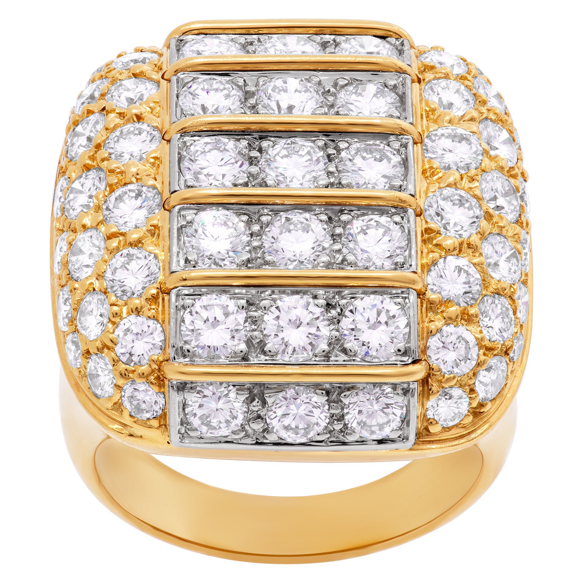 Cocktail Ring in 18k with Diamonds, Cushion Diamond For Sale
