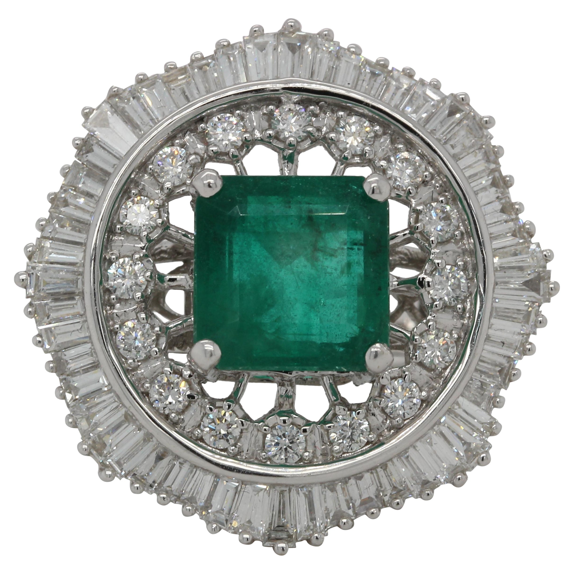 5.61 Carat Emerald and Diamond Ring in 18 Karat Gold For Sale