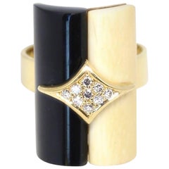 Vintage 1970s H.Stern 18 Karat Gold Ring with Bone, Onyx and Diamonds