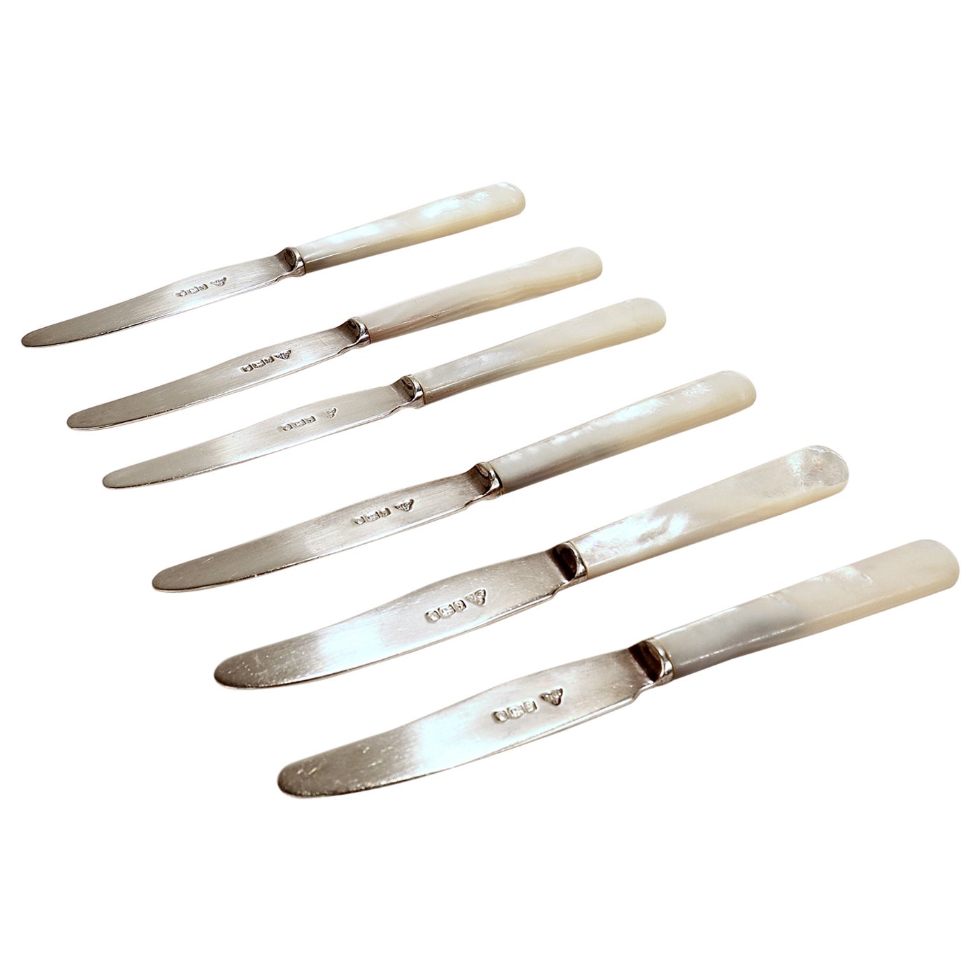 Boxed Set of 6 Garrard & Co Sterling Silver & Mother-of-Pearl Caviar Knives For Sale