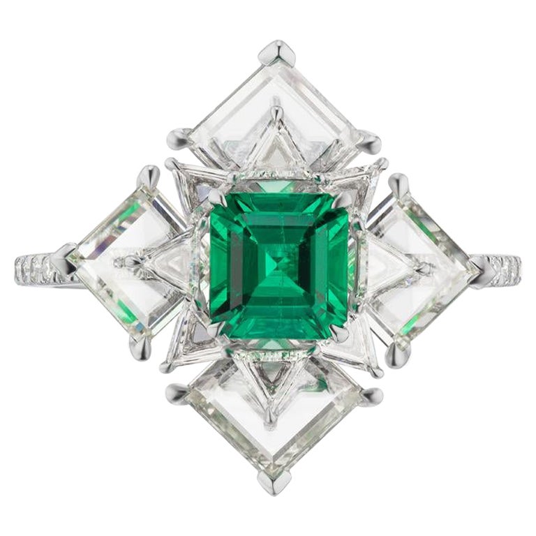 Colombian Emerald and Diamond Ring For Sale