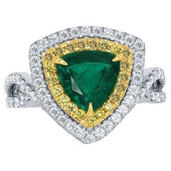 18k White Gold 1.57 ct Emerald 0.99 ct Yellow Diamond Ring