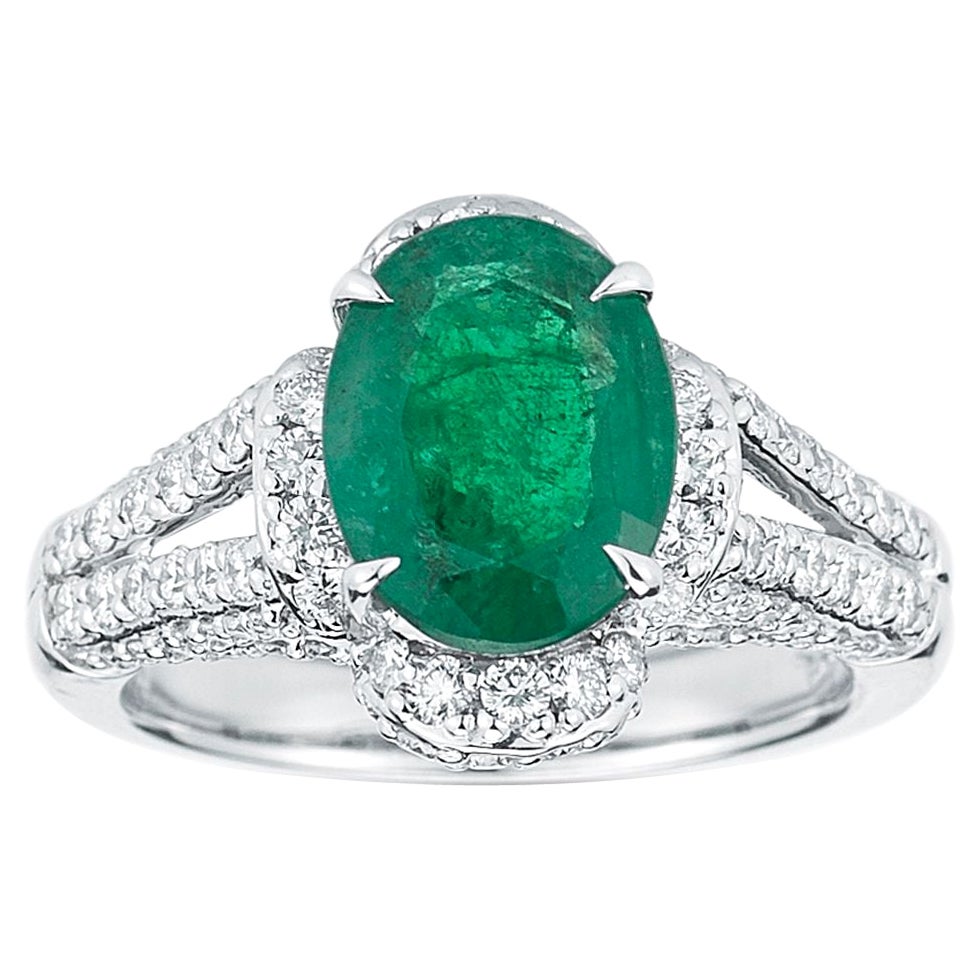 18k White Gold 2.53ct Emerald and 1.27ct Diamond Ring For Sale