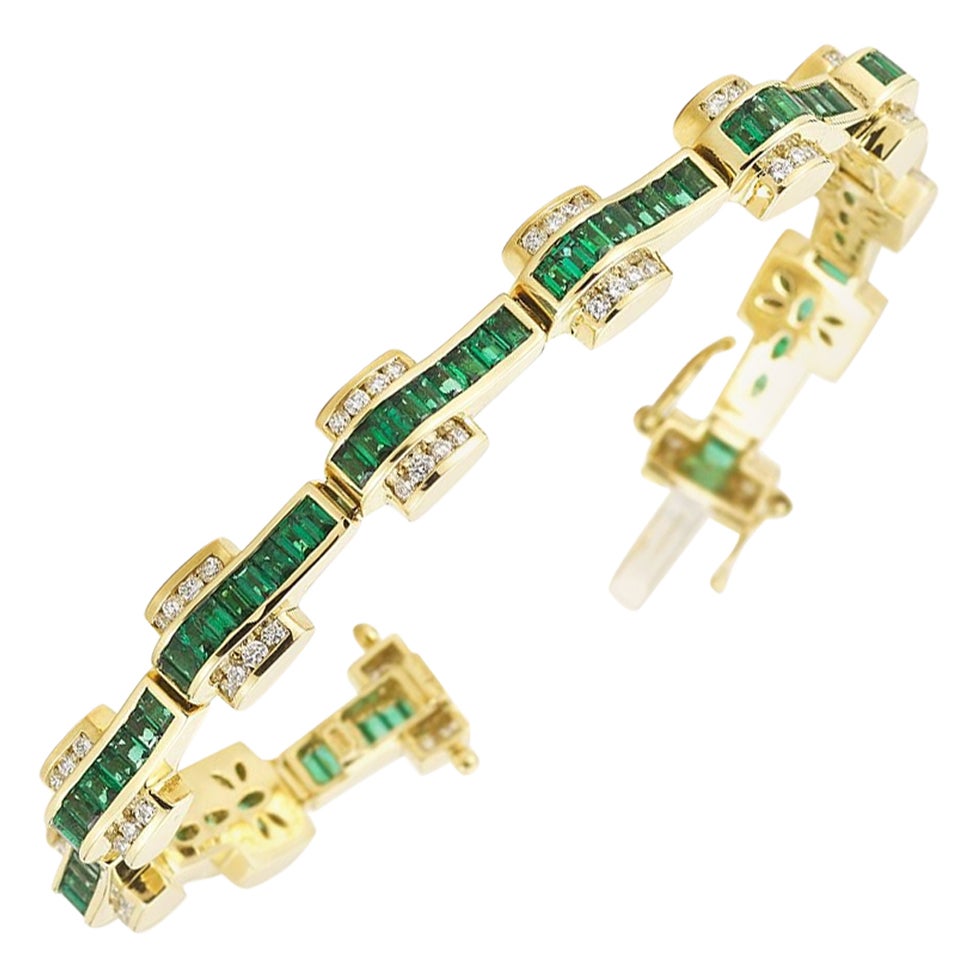18k Yellow Gold 6.79ct Emerald And 3.6ct Diamond Tennis Bracelet For Sale
