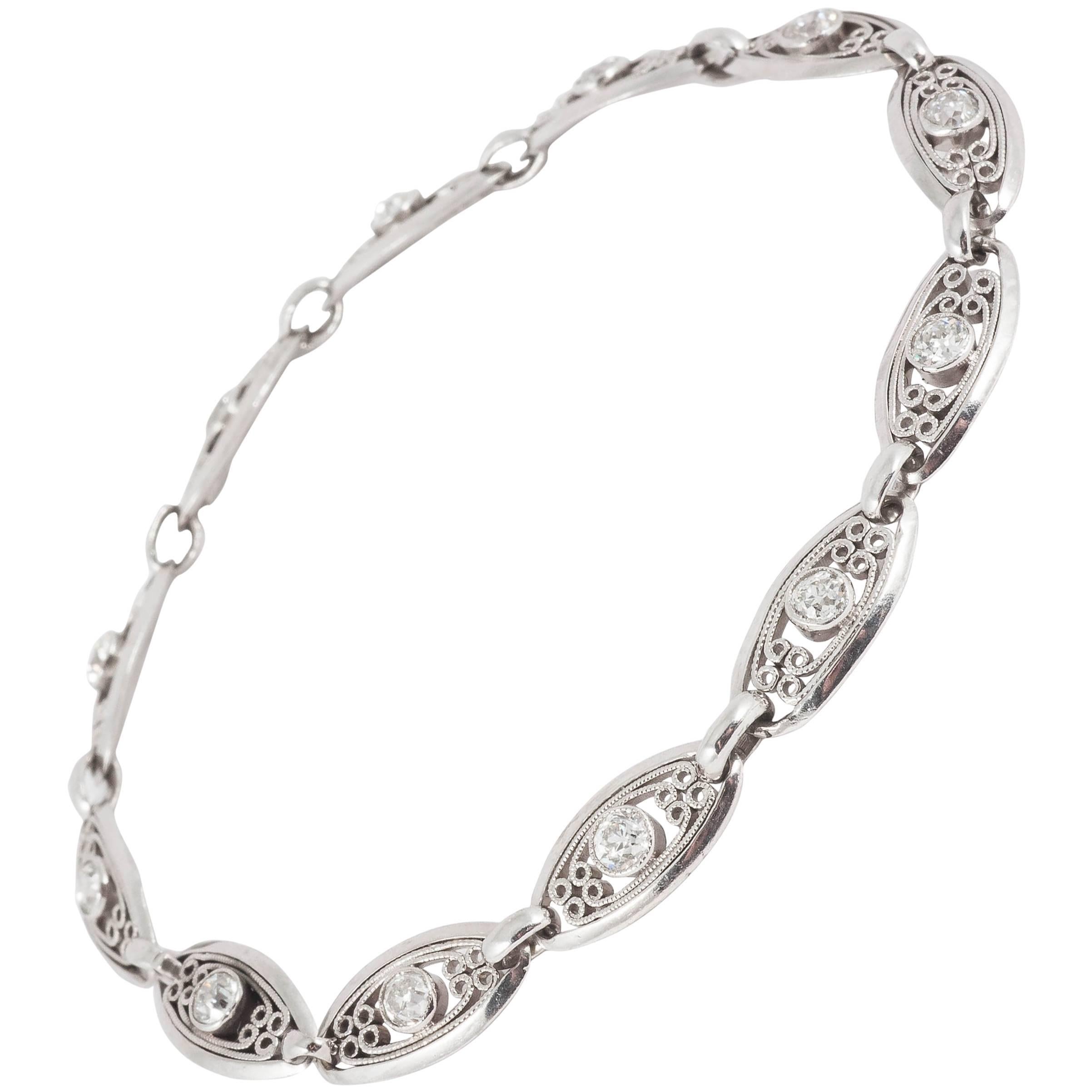 Platinum Bracelet with Openwork Links set with Diamonds, French circa 1920 im Angebot