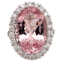 18 Karat White Gold Morganite Oval Cut Diamond Cocktail Ring 14.58 Carats 