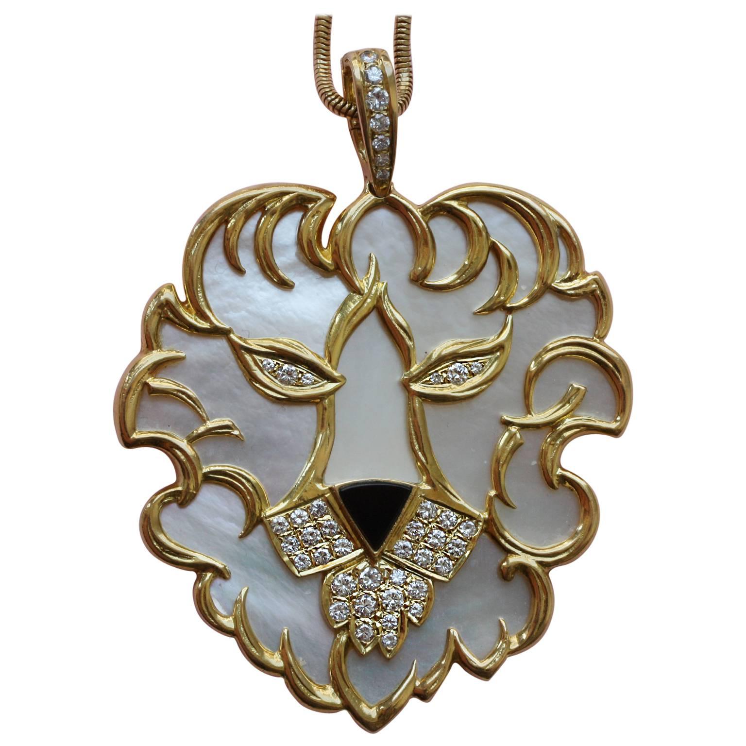 Leo  Mother-of-Pearl Onyx Diamond Gold Pendant