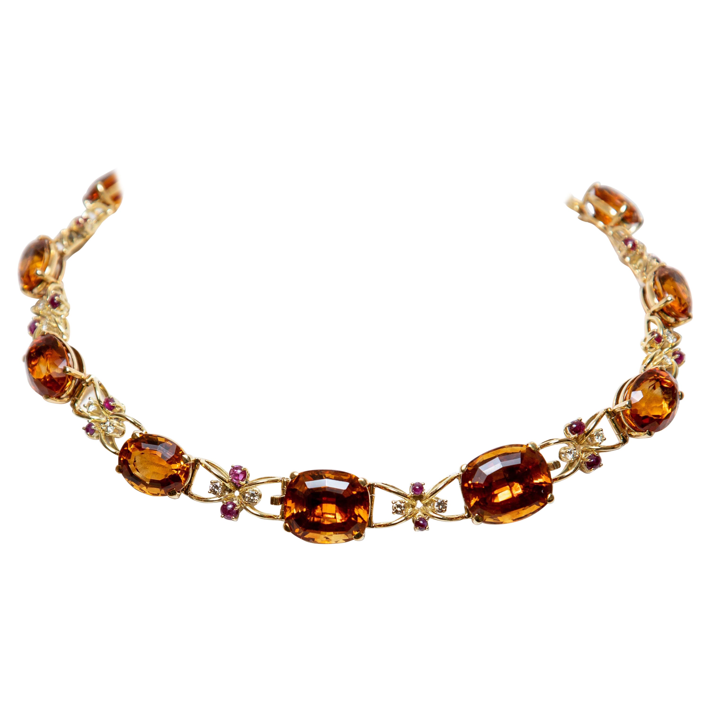 Collier ras du cou en or jaune, quartz orange, diamants et rubis