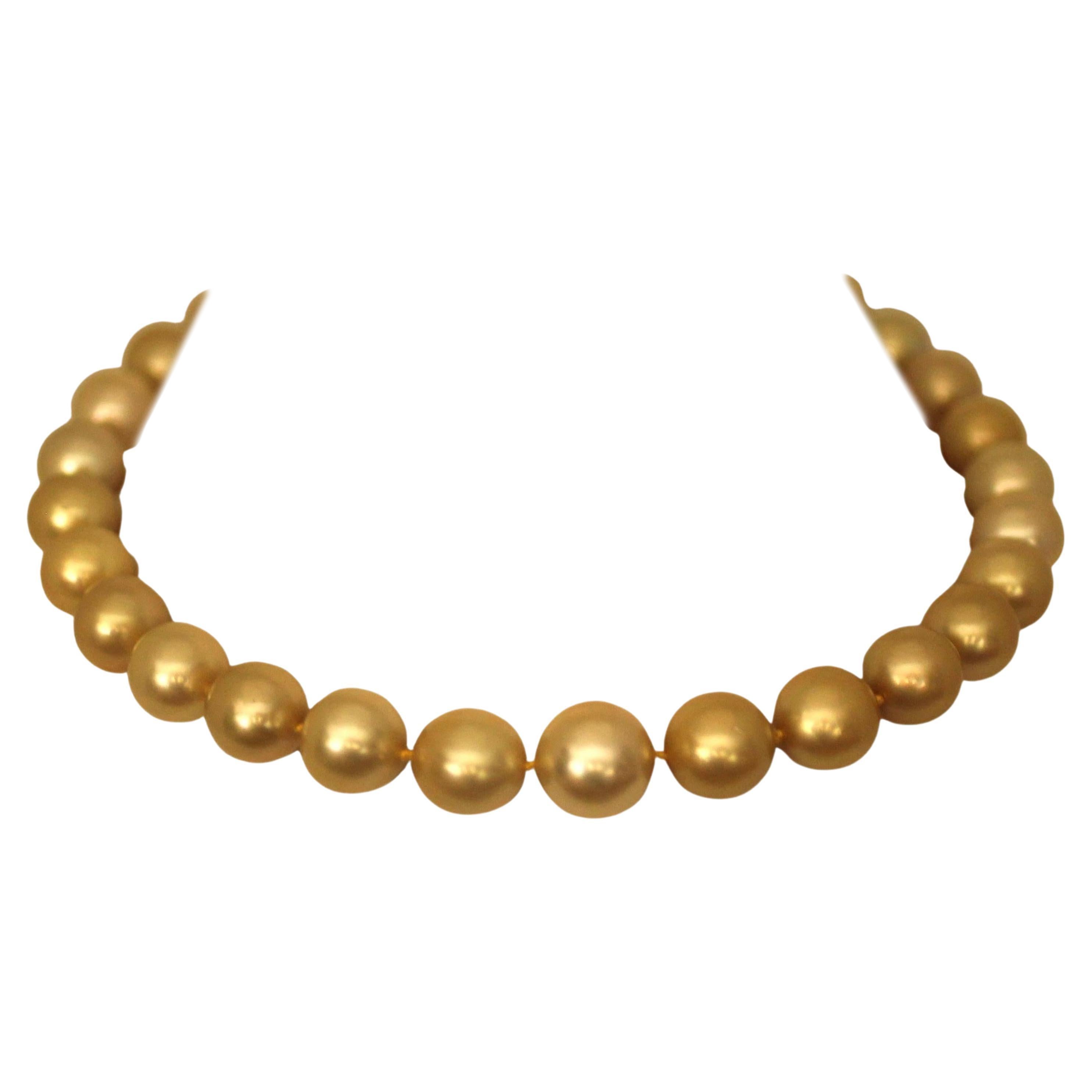 Hakimoto By Jewel Of Ocean
Suggested Retail Price $84,000
29 Deep Natural Golden color South Sea Pearl 13x16mm Necklace
18K Full Ball Diamond Clasp 1.85 Carets
18