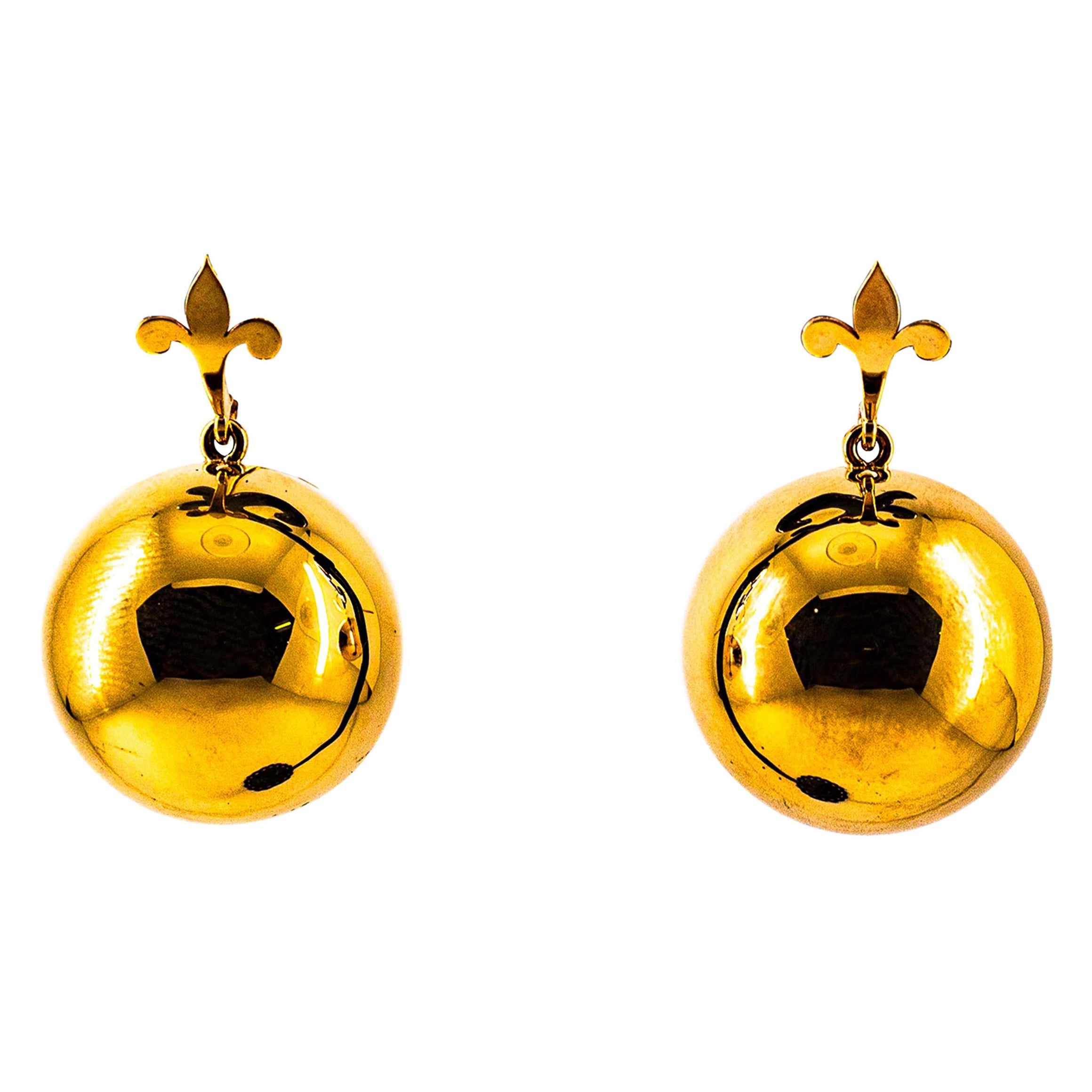 Clous d'oreilles pendants en or jaune de style Art déco fabriqués à la main en vente