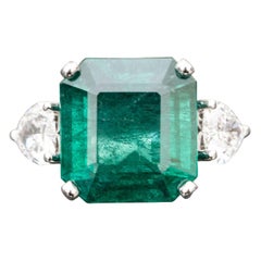 Used 5.10 Carat Natural Emerald Engagement Ring, 0.65 Carat Natural Diamonds