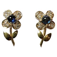 Vintage 1960s Flowers Diamond Cabochon Saphire 18k Yellow Gold Stud Earrings