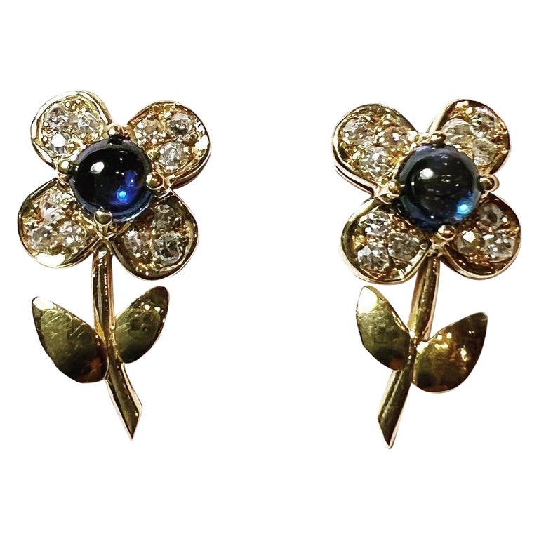 1960s Flowers Diamond Cabochon Saphire 18k Yellow Gold Stud Earrings For Sale