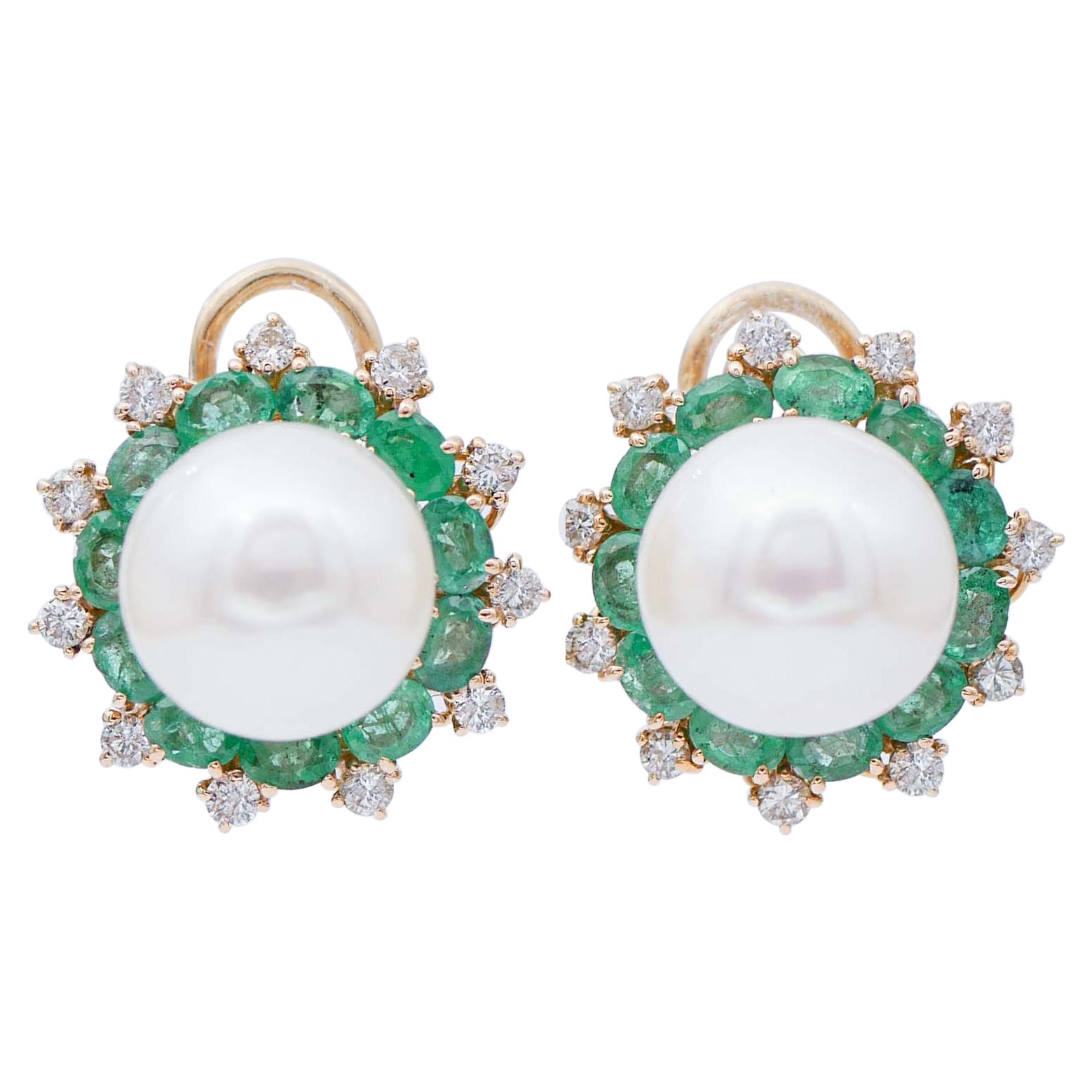 Pendientes de perlas del Mar del Sur, esmeraldas, diamantes y oro rosa de 14 quilates