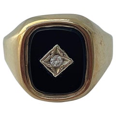 Vintage 9ct Yellow Gold Onyx & Diamond Signet Ring 
