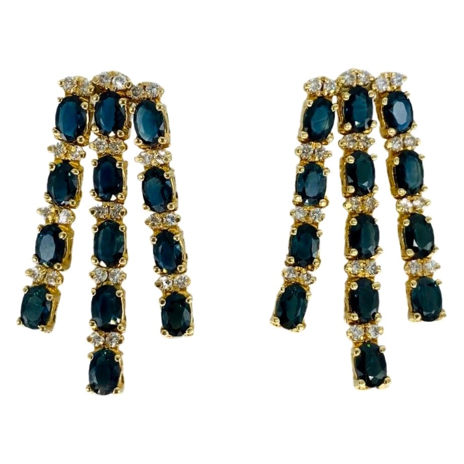 Boucles d'oreilles chandelier vintage en saphirs bleus et diamants de 22,10 carats en vente