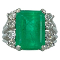 Retro 6 Carat Emerald and Diamonds Cocktail Ring