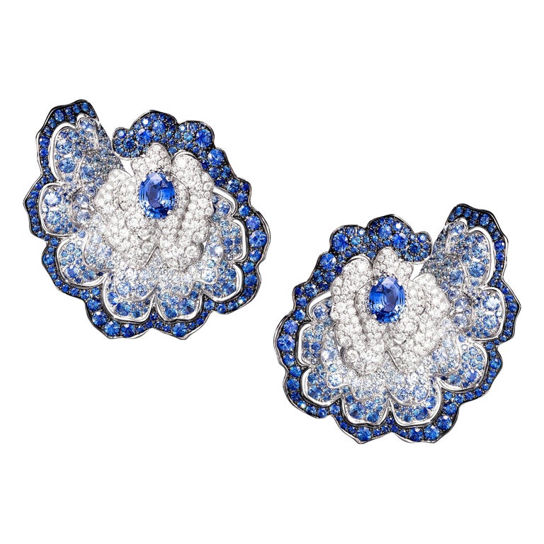 18 Karat White Gold, White Diamonds and Blue Sapphires Earrings For Sale