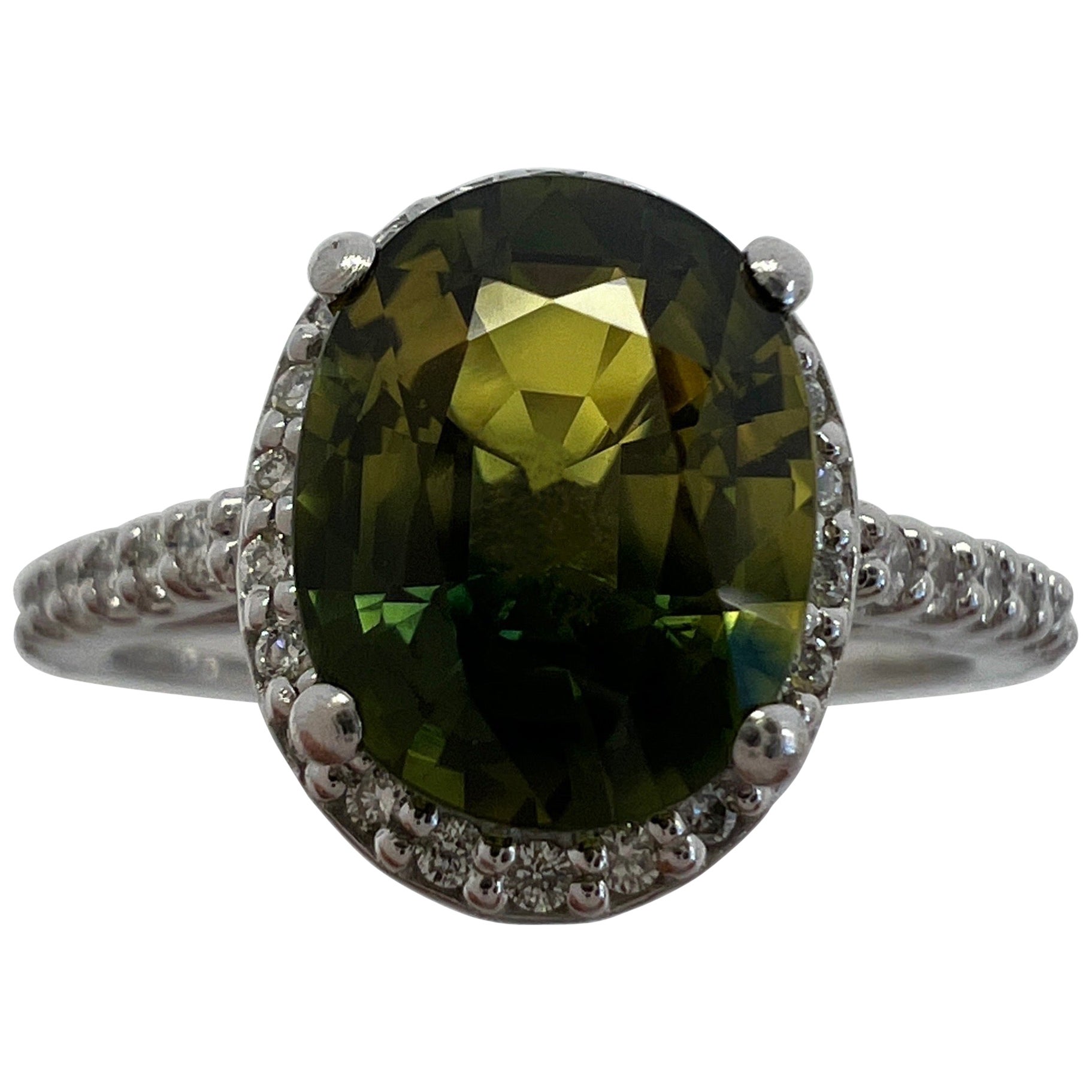 Bague halo en platine avec saphir australien jaune vert bicolore et diamants de 2,61 carats