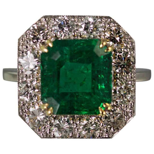Emerald Diamond 18K Gold Ring For Sale at 1stDibs