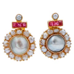 Boucles d'oreilles réticulées en or jaune 12 carats, rubis et perles