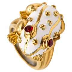 Vintage David Webb New York Iconic Enameled Frog Ring in 18Kt Yellow Gold with Rubies