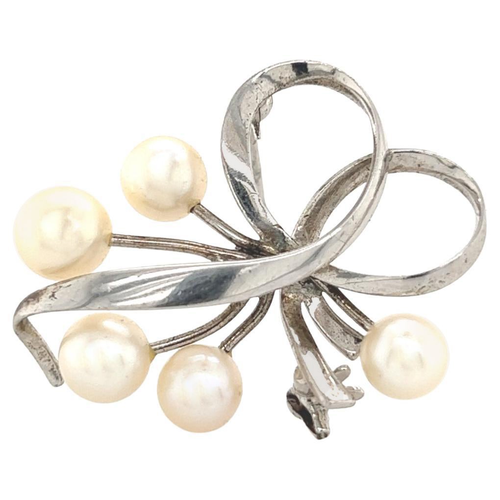 Mikimoto: Akoya-Perlenbrosche aus Sterlingsilber, 6,75 mm