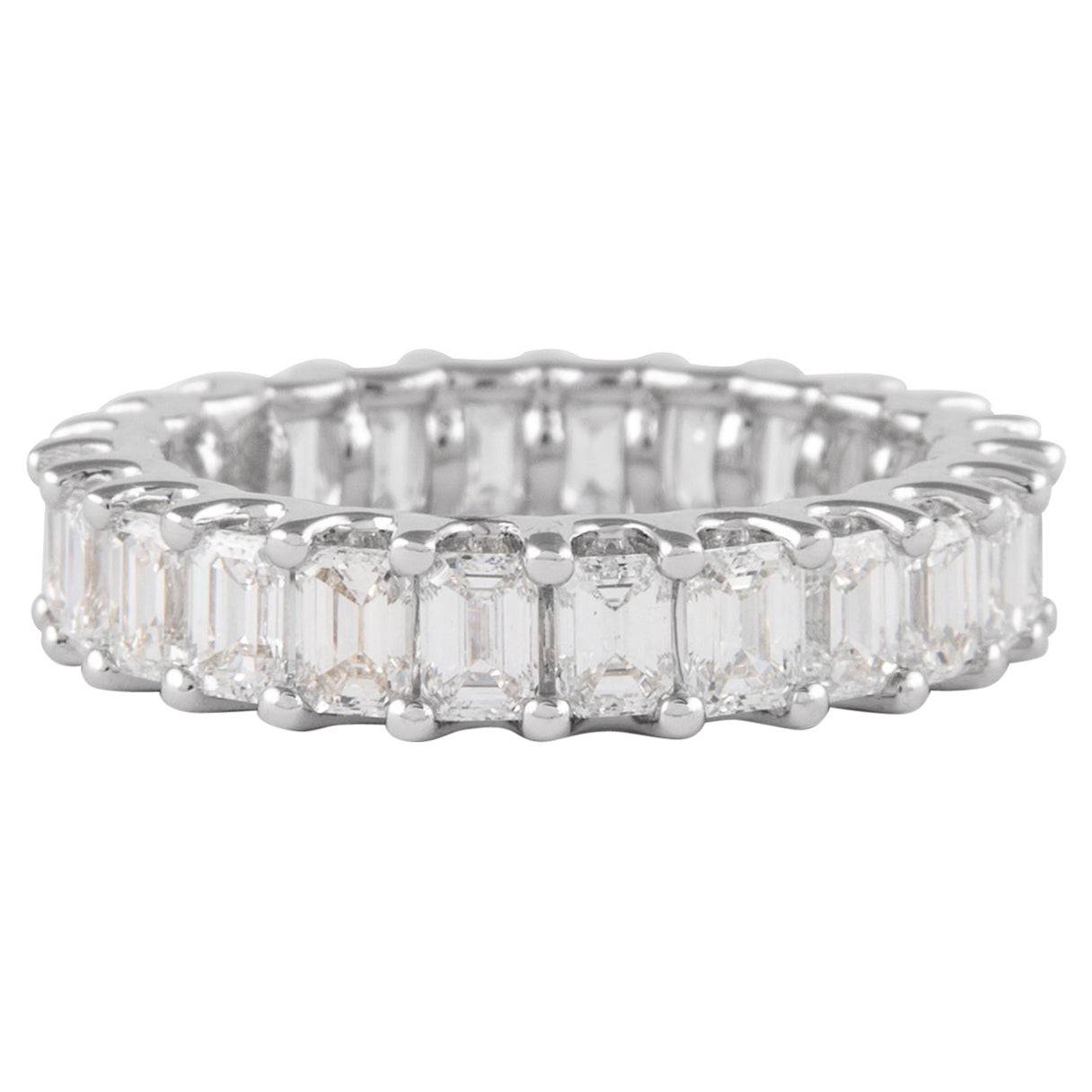 Alexander 3,42 Karat D-F VVS Smaragdschliff Diamant-Eternity-Ring 18k Weißgold im Angebot